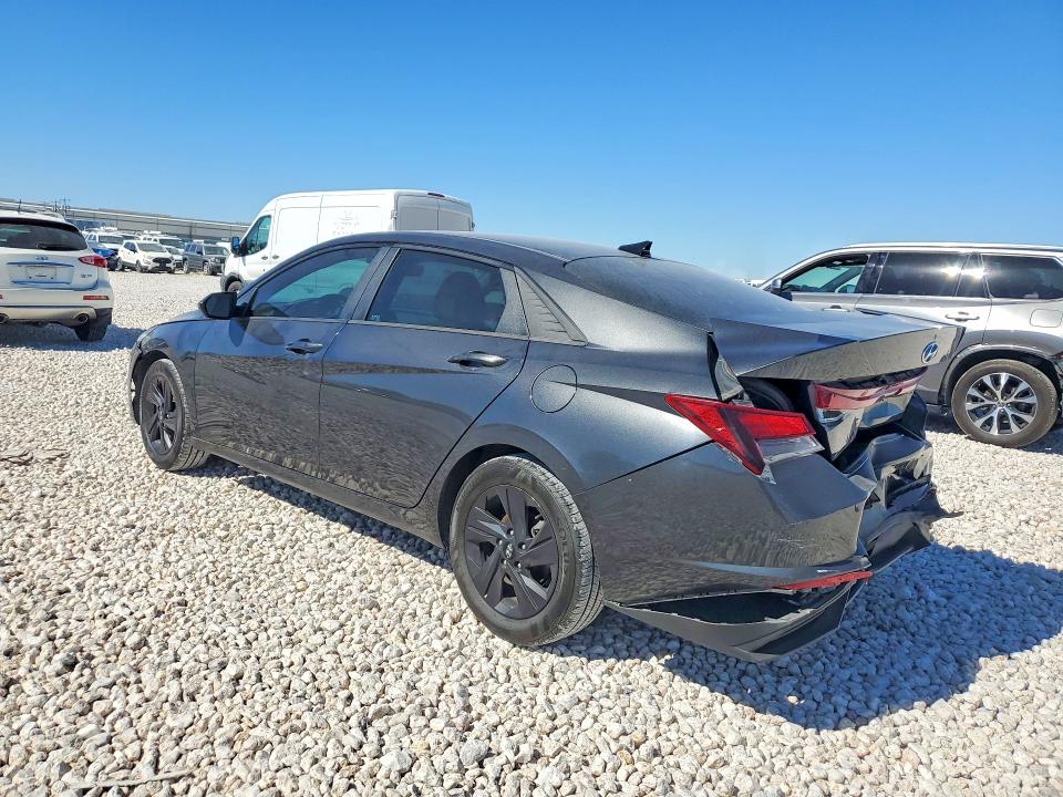 Photo 2 from auction – 2023 HYUNDAI ELANTRA with VIN 5NPLM4AG7PH093312
