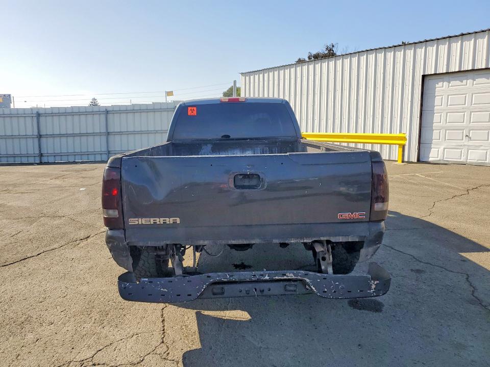Photo 6 from auction – 2003 GMC NEW SIERRA with VIN 1GTEC19T83E344599