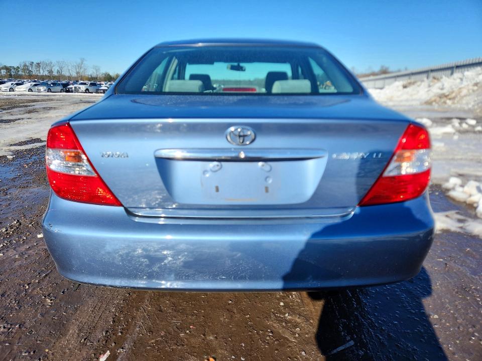 Photo 6 from auction – 2002 TOYOTA CAMRY with VIN 4T1BE32K22U583074
