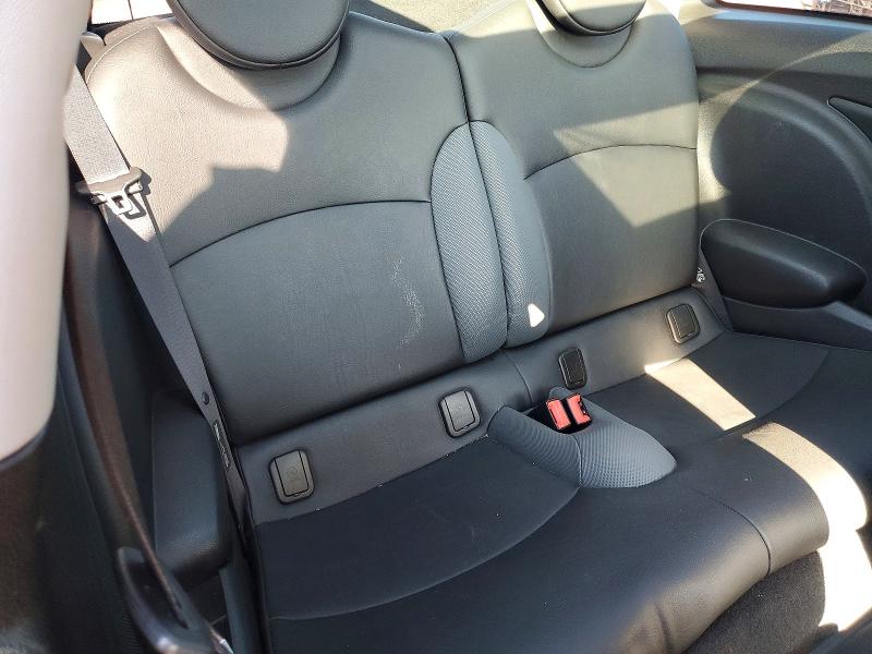 Photo 10 from auction – 2010 MINI COOPER with VIN WMWMF7C55ATX44903