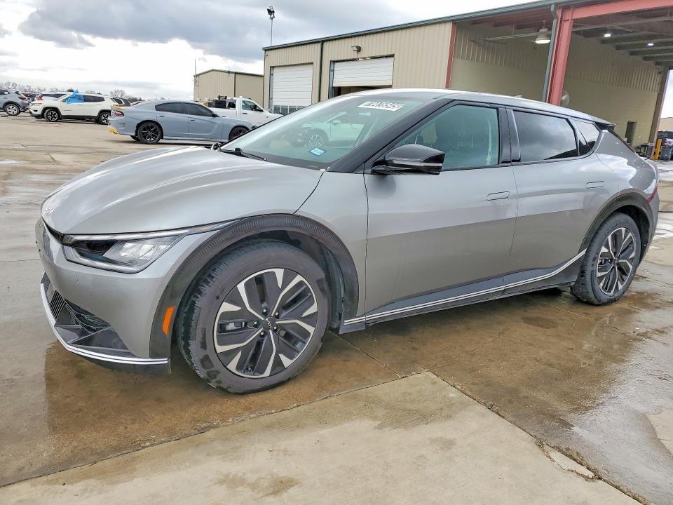 KIA EV6 LIGHT 2024 with VIN KNDC34LA6R5183081 - Photo from auction