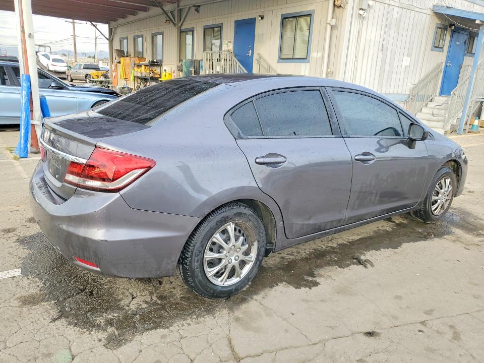 Photo 3 from auction – 2015 HONDA CIVIC LX with VIN 2HGFB2F52FH557839
