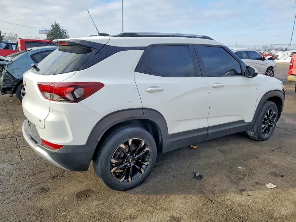 Photo 3 from auction – 2021 CHEVROLET TRAILBLAZER with VIN KL79MRSL2MB033001