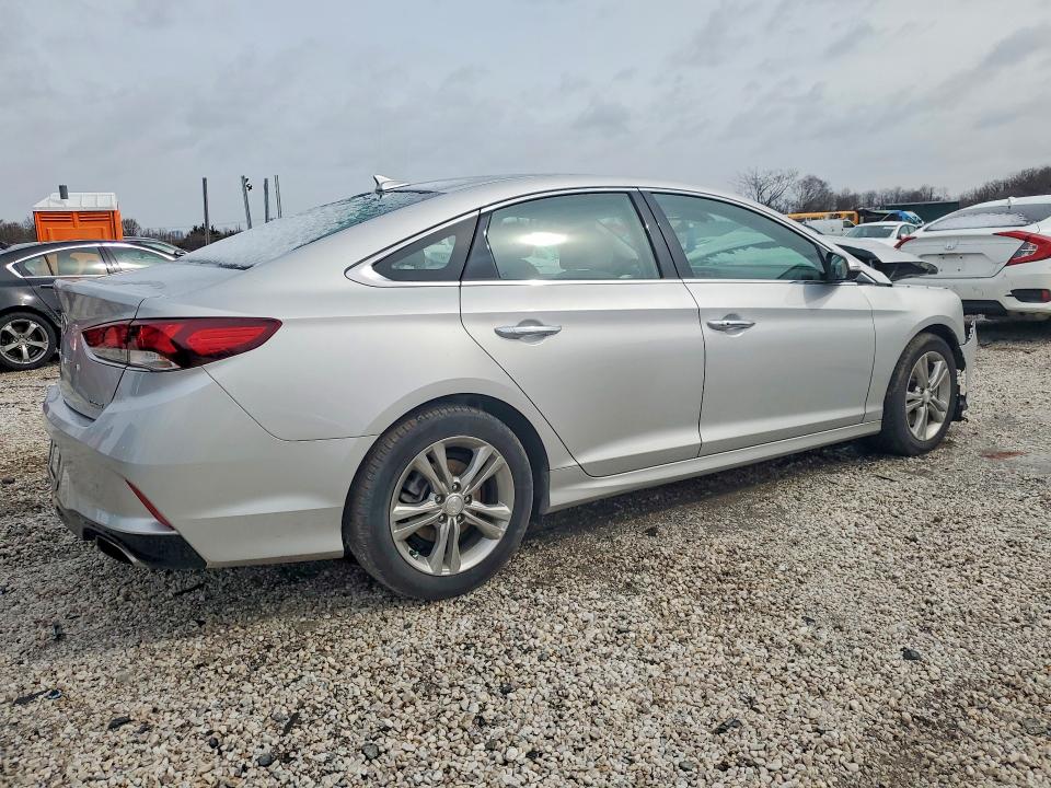 Photo 3 from auction – 2019 HYUNDAI SONATA with VIN 5NPE34AF5KH765928