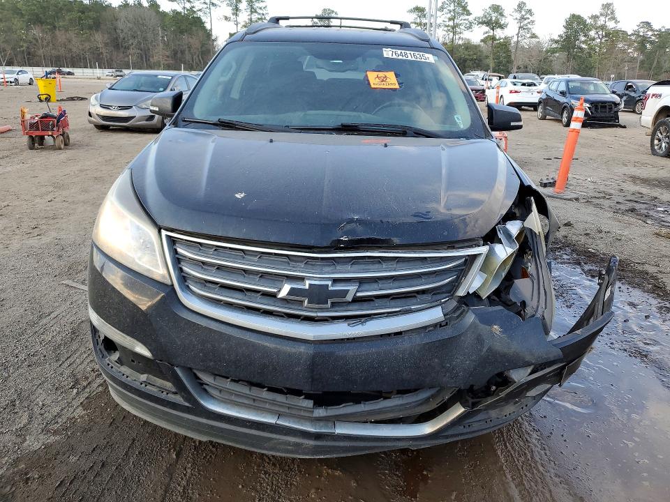 Photo 5 from auction – 2017 CHEVROLET TRAVERSE with VIN 1GNKRHKD2HJ232335