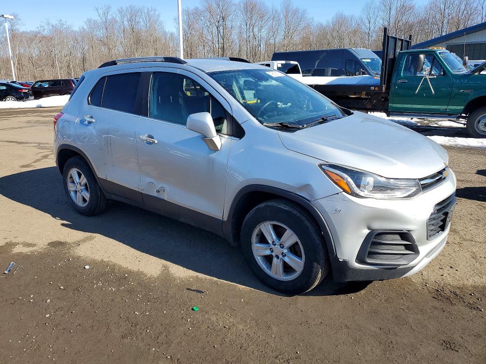 Photo 4 from auction – 2018 CHEVROLET TRAX with VIN 3GNCJPSB0JL227640