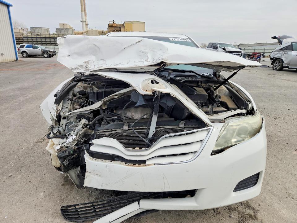 Photo 5 from auction – 2011 TOYOTA CAMRY with VIN 4T4BF3EK1BR148660
