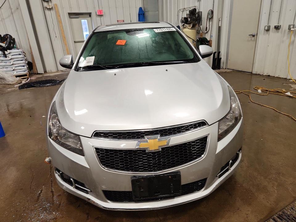 Photo 5 from auction – 2014 CHEVROLET CRUZE with VIN 1G1PC5SB1E7374397