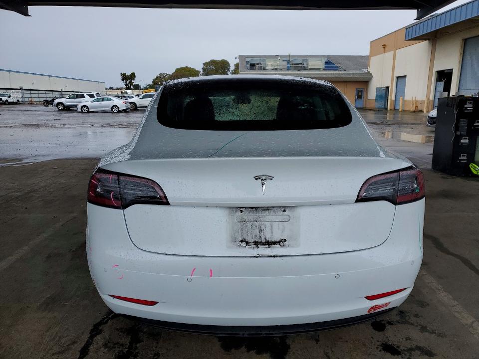 Photo 6 from auction – 2018 TESLA MODEL 3 with VIN 5YJ3E1EA9JF060500