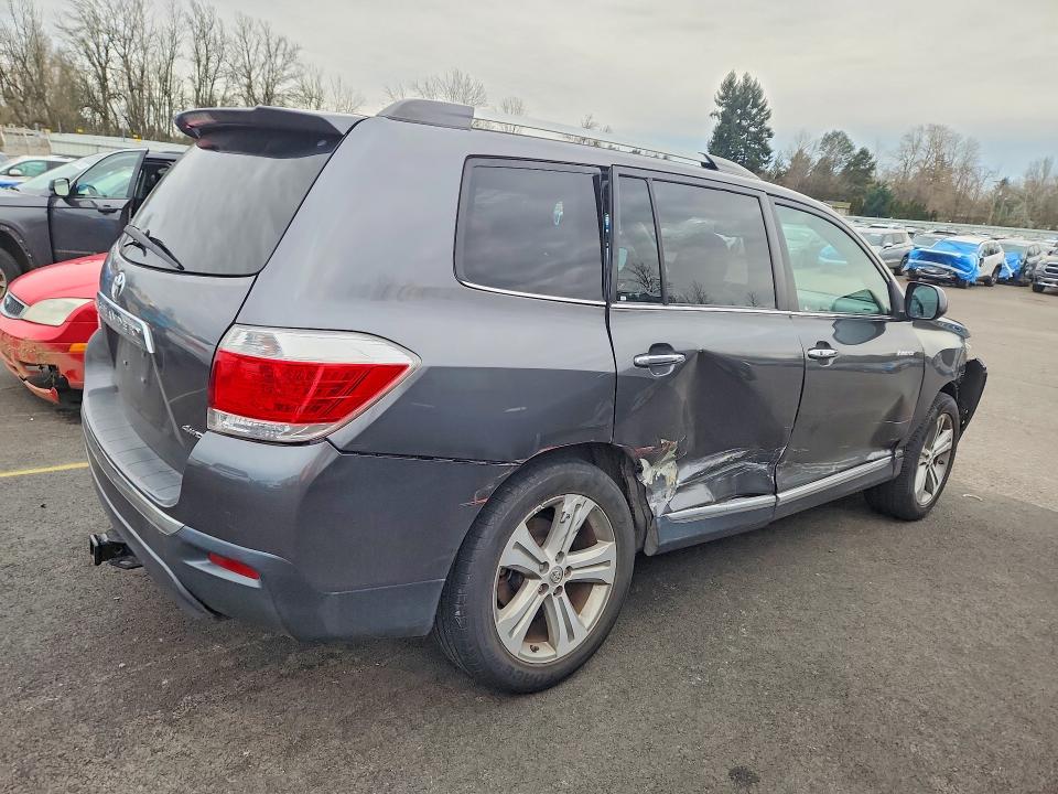 Photo 3 from auction – 2011 TOYOTA HIGHLANDER with VIN 5TDDK3EH2BS083460