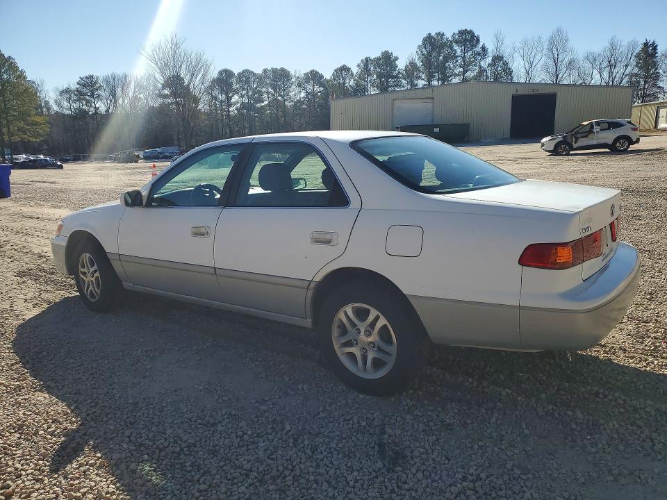 Photo 2 from auction – 2000 TOYOTA CAMRY CE with VIN 4T1BG22K0YU981817