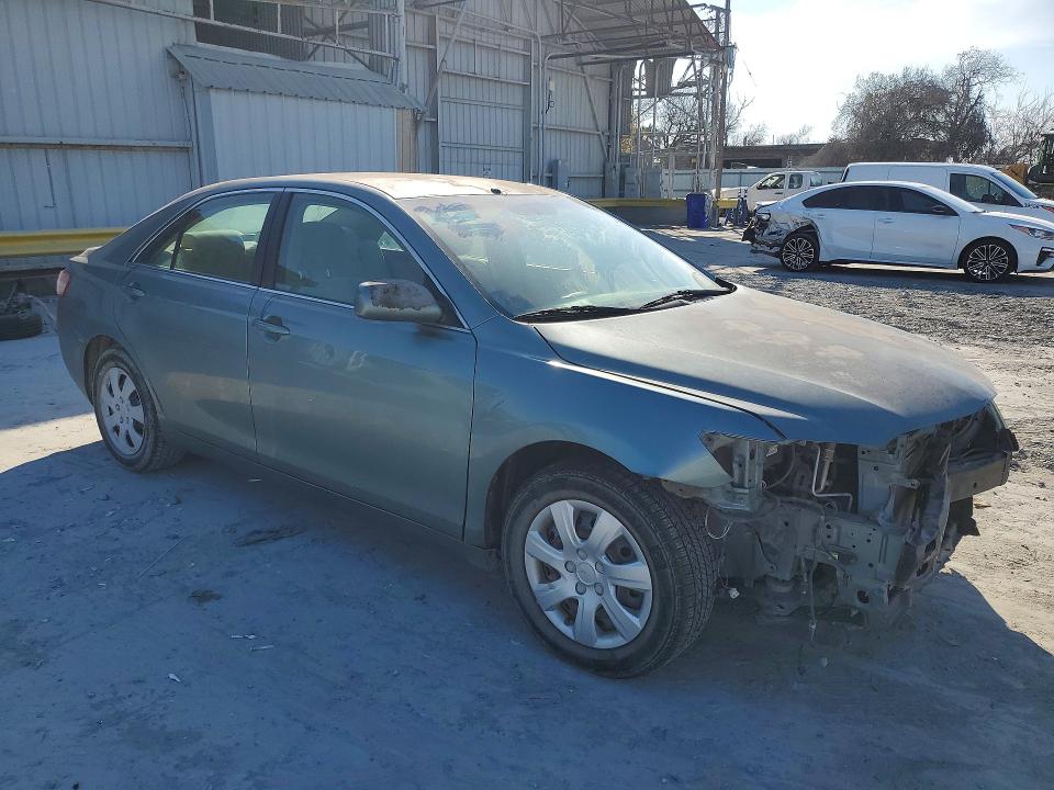 Zdjęcie 4 z aukcji – 2011 TOYOTA CAMRY z VIN 4T1BF3EK3BU619170