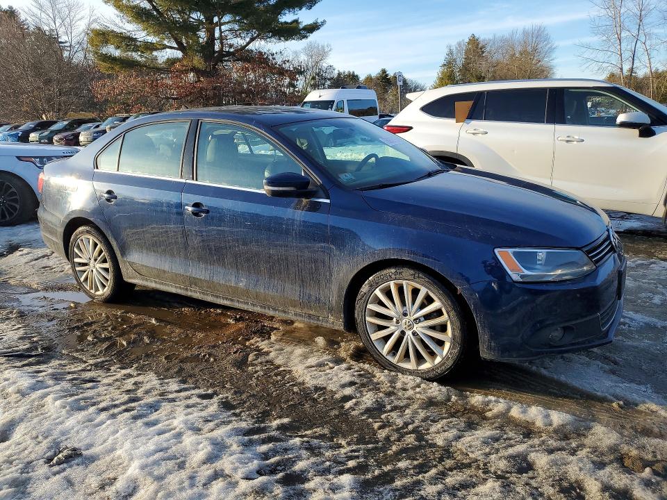 Photo 4 from auction – 2014 VOLKSWAGEN JETTA TDI with VIN 3VWLL7AJ6EM376059