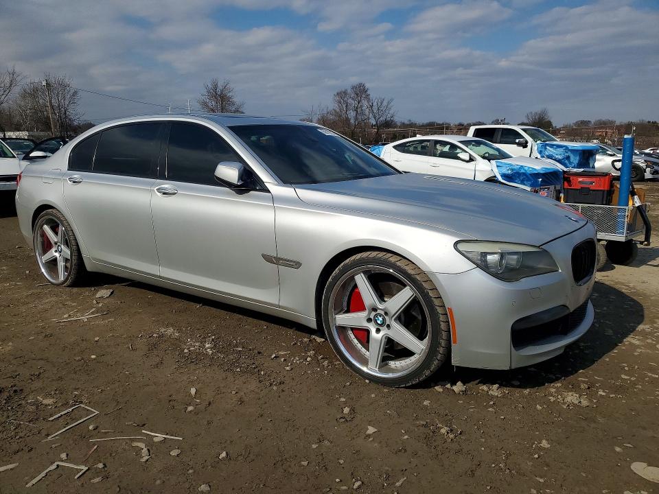 Photo 4 from auction – 2012 BMW 750 with VIN WBAKB8C59CC963570