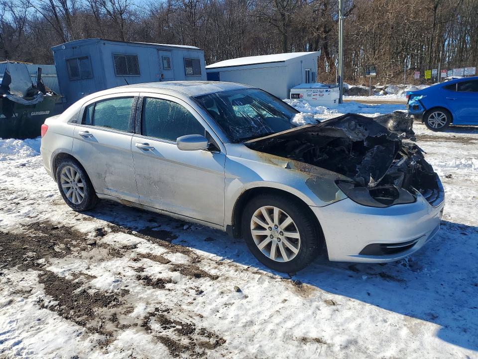 Photo 4 from auction – 2011 CHRYSLER 200 with VIN 1C3BC1FB2BN533007