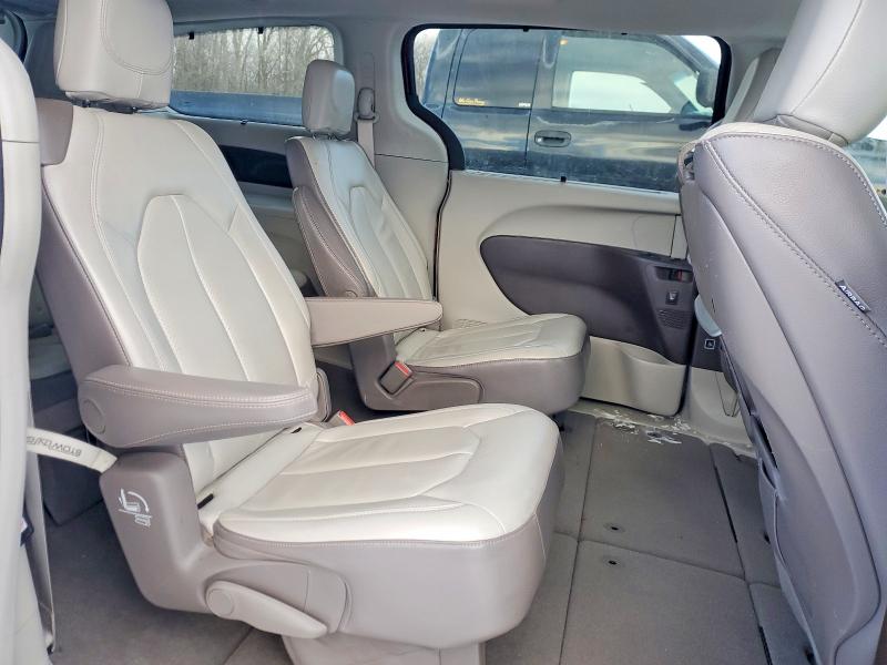 Photo 11 from auction – 2018 CHRYSLER PACIFICA with VIN 2C4RC1EG7JR291842