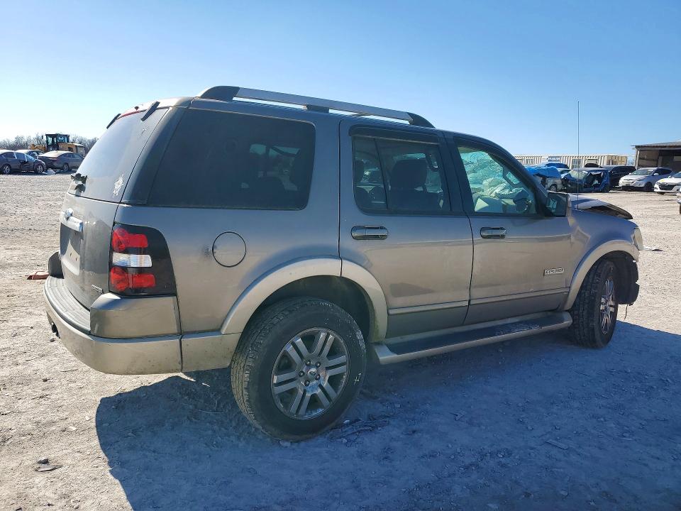 Photo 3 from auction – 2006 FORD EXPLORER with VIN 1FMEU64E86UB64550