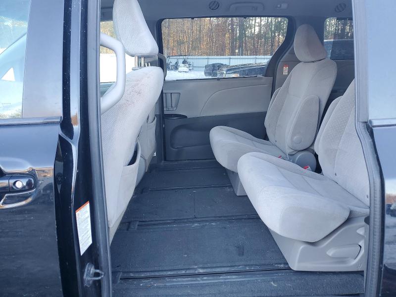 Photo 11 from auction – 2015 TOYOTA SIENNA LE with VIN 5TDJK3DC1FS120769