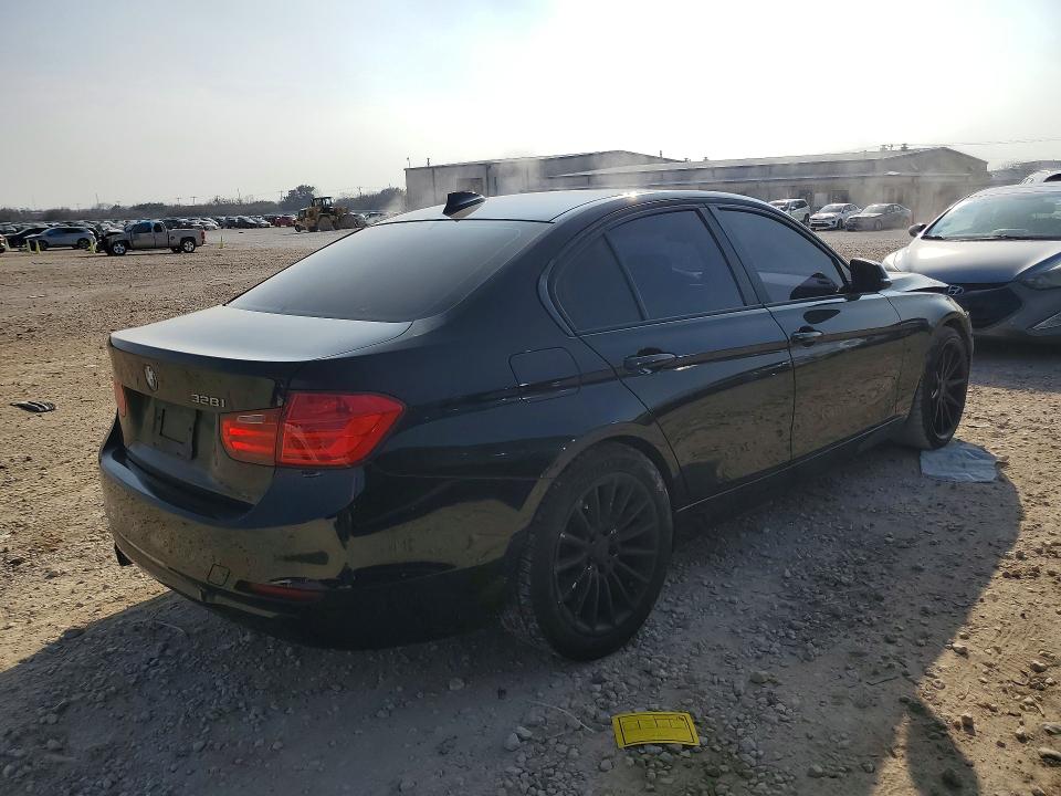 Photo 3 from auction – 2012 BMW 328 with VIN WBA3C1C59CF430044