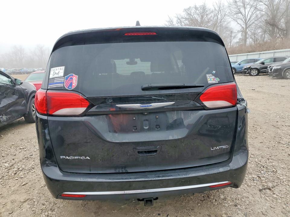 Photo 6 from auction – 2018 CHRYSLER PACIFICA with VIN 2C4RC1GG2JR321682