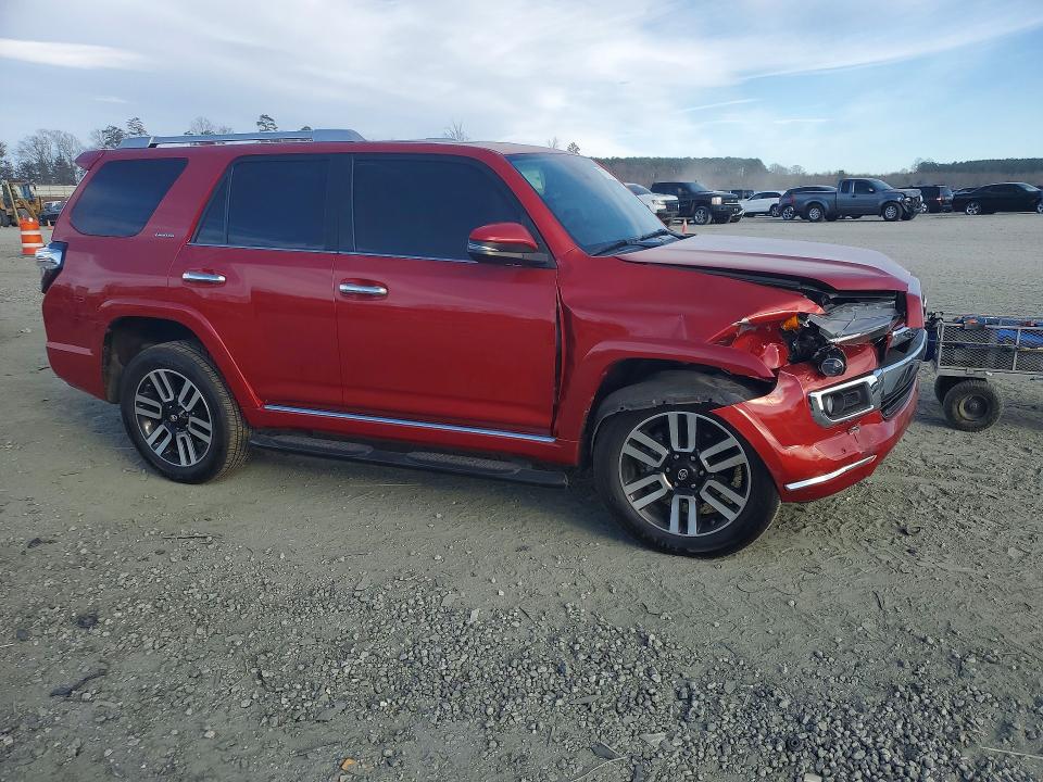Photo 4 from auction – 2020 TOYOTA 4RUNNER with VIN JTEBU5JR7L5764339