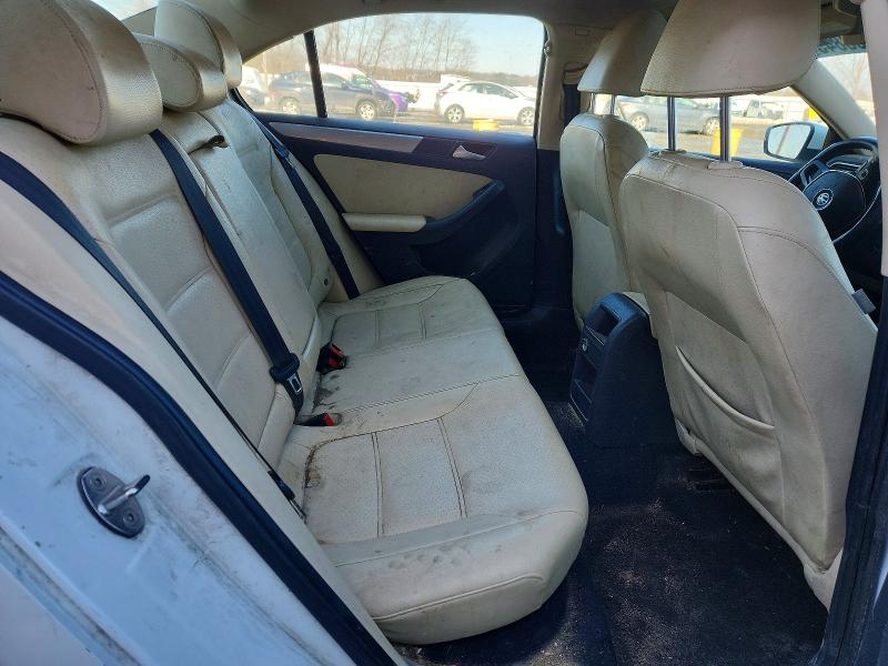 صورة رقم 10 من المزاد - 2017 VOLKSWAGEN JETTA مع VIN 3VWDB7AJ3HM282121