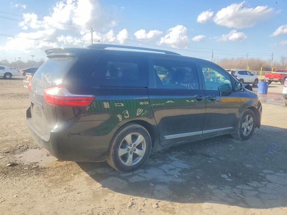 Photo 3 from auction – 2015 TOYOTA SIENNA with VIN 5TDKK3DC2FS569785