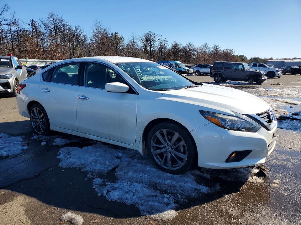 Photo 4 from auction – 2018 NISSAN ALTIMA with VIN 1N4AL3AP8JC292673