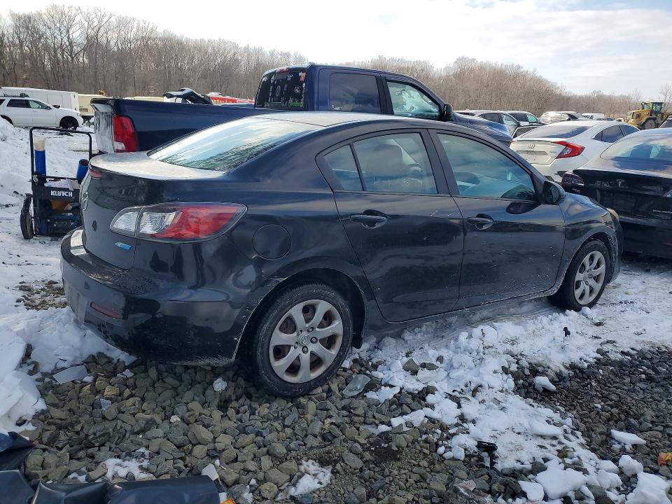 Photo 3 from auction – 2013 MAZDA 3 with VIN JM1BL1UP2D1749945