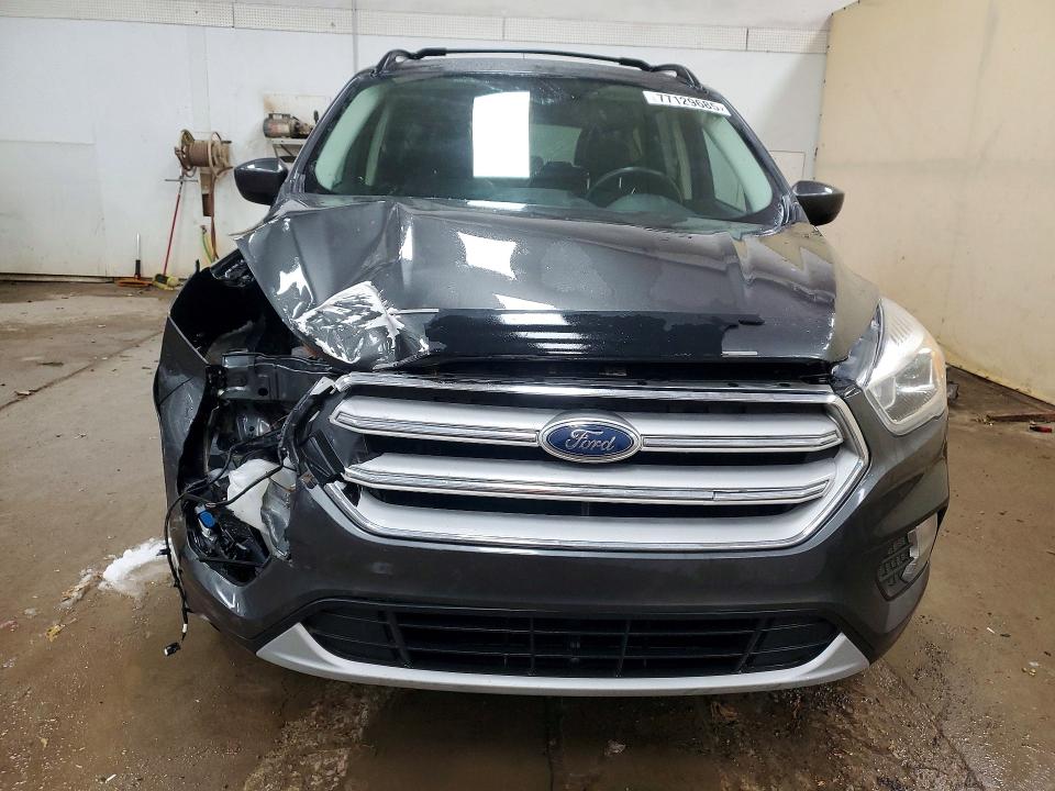 Photo 5 from auction – 2018 FORD ESCAPE with VIN 1FMCU9HD6JUC96810