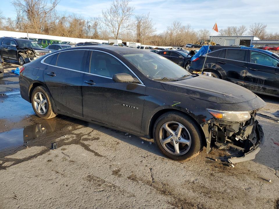 Photo 4 from auction – 2017 CHEVROLET MALIBU with VIN 1G1ZB5ST5HF171303