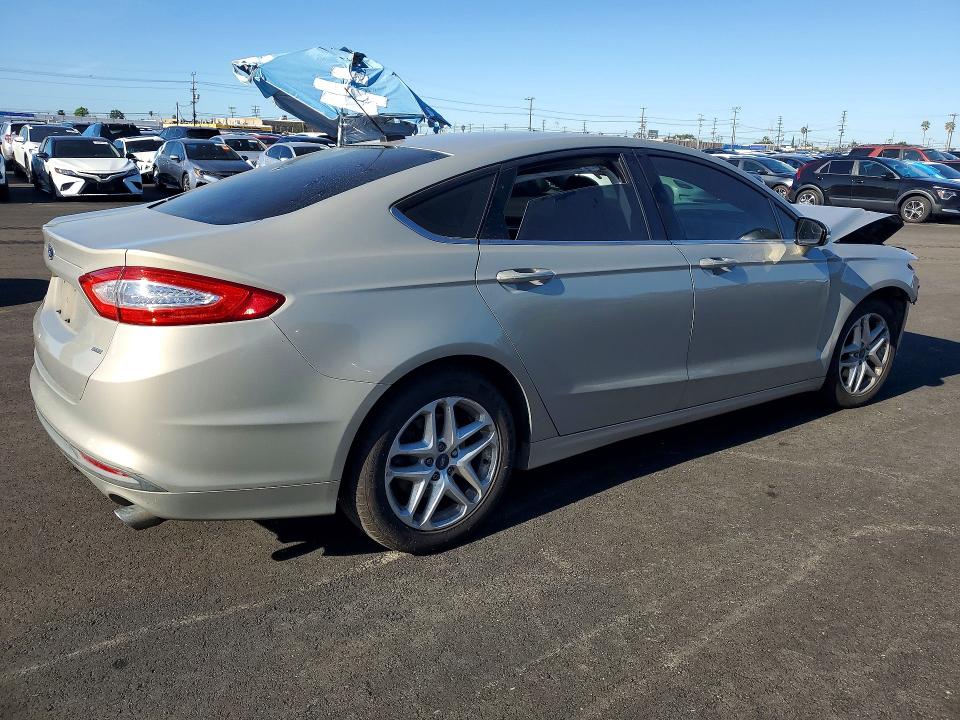 Photo 3 from auction – 2015 FORD FUSION with VIN 3FA6P0H77FR297581