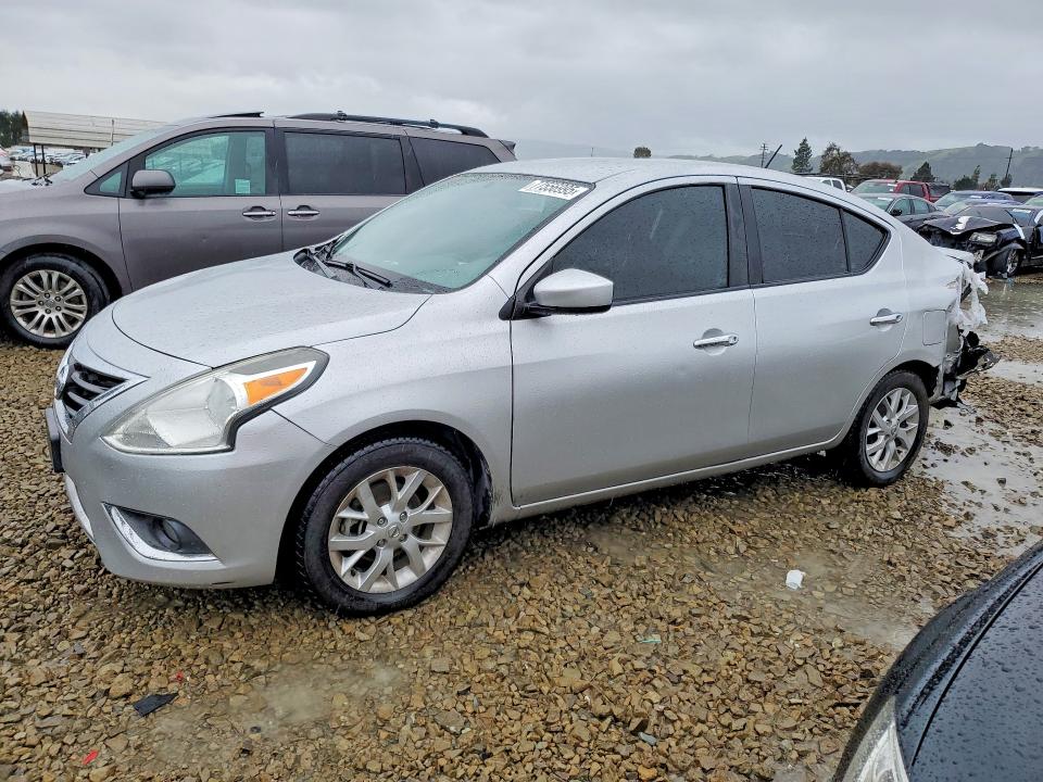 NISSAN VERSA 2018 with VIN 3N1CN7AP1JL856692 - Photo from auction