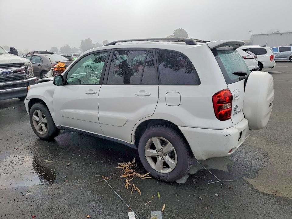 Photo 2 from auction – 2005 TOYOTA RAV4 with VIN JTEGD20V550075645