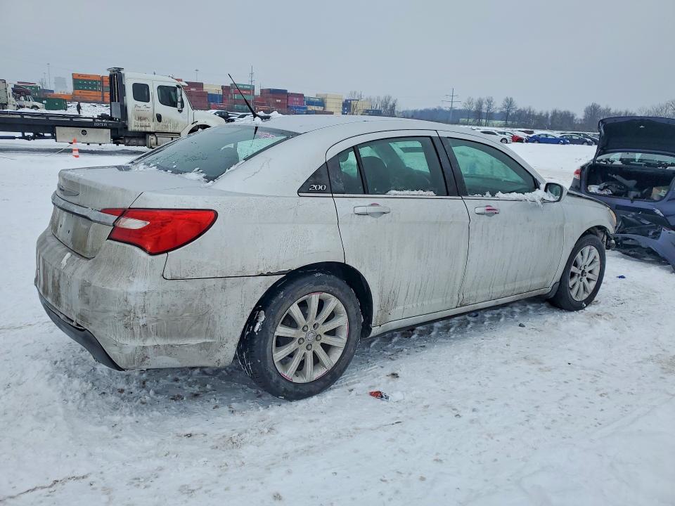 Photo 3 from auction – 2011 CHRYSLER 200 with VIN 1C3BC1FB2BN511704