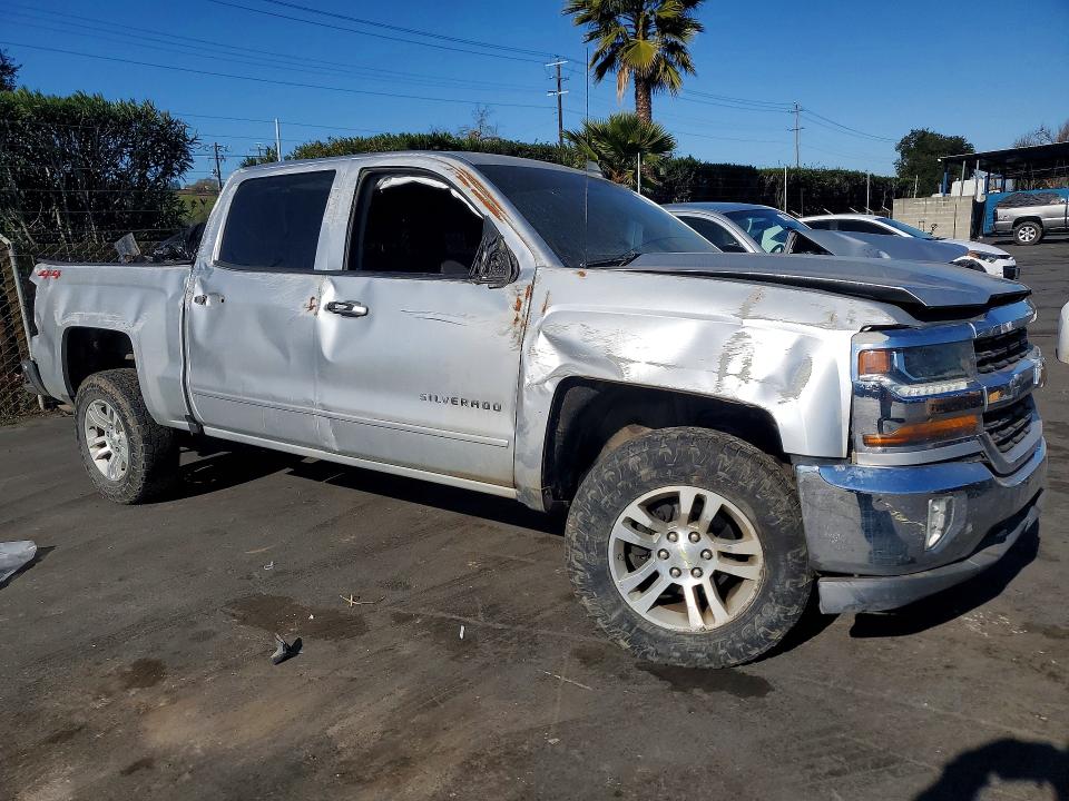 Photo 4 from auction – 2018 CHEVROLET SILVERADO with VIN 3GCUKREC7JG198205