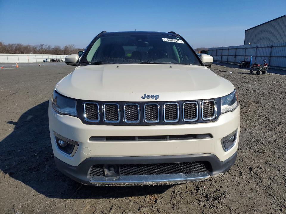 Photo 5 from auction – 2017 JEEP COMPASS with VIN 3C4NJDCB2HT688587