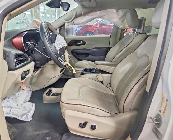 Photo 7 from auction – 2017 CHRYSLER PACIFICA with VIN 2C4RC1GG0HR544345