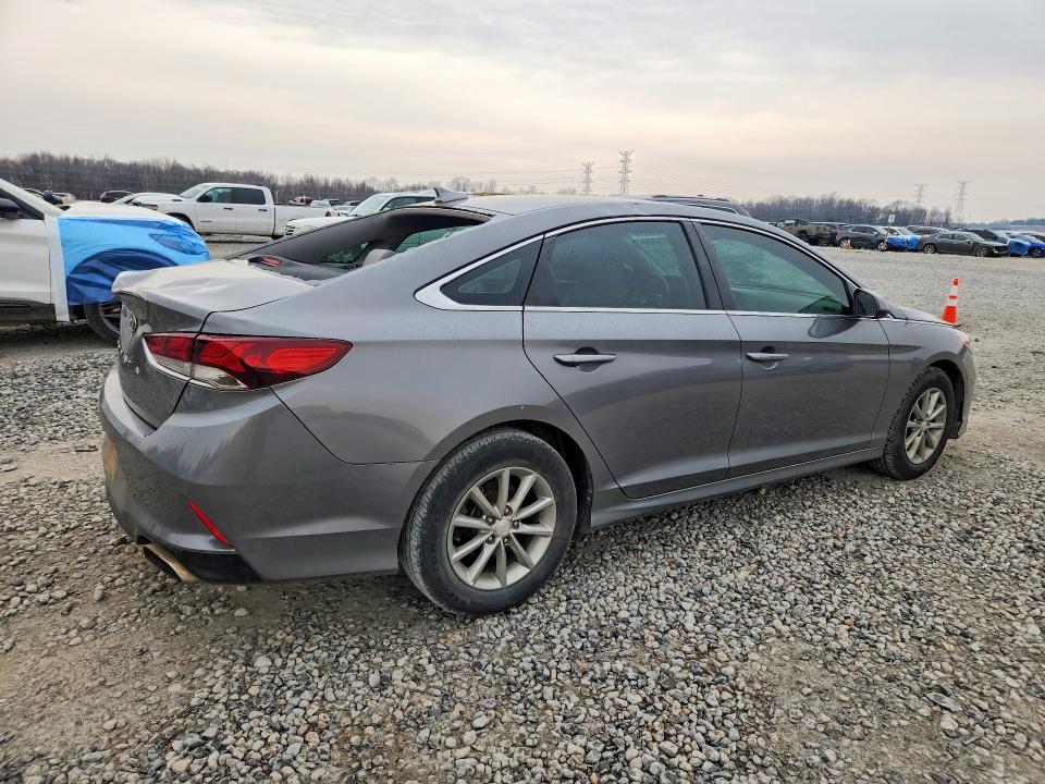 Photo 3 from auction – 2019 HYUNDAI SONATA with VIN 5NPE24AF8KH821749