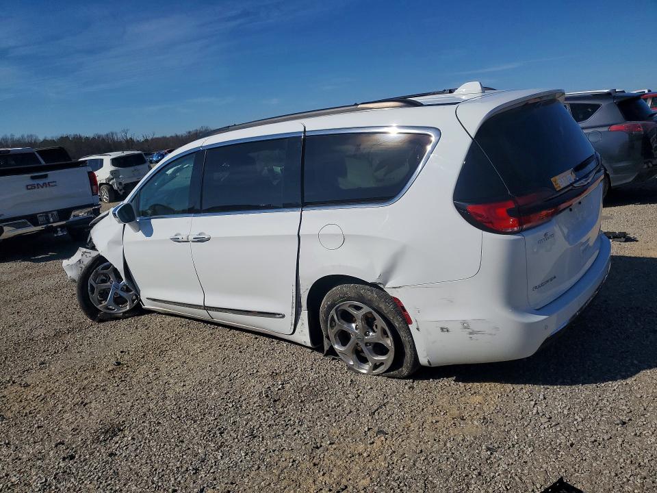 Photo 2 from auction – 2022 CHRYSLER PACIFICA with VIN 2C4RC1GG8NR114722