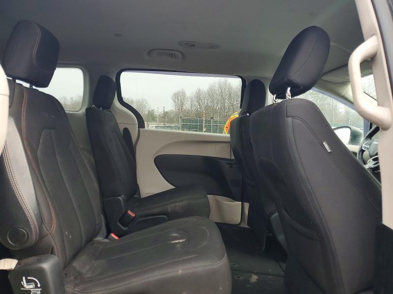 Photo 11 from auction – 2017 CHRYSLER PACIFICA with VIN 2C4RC1CG8HR610856