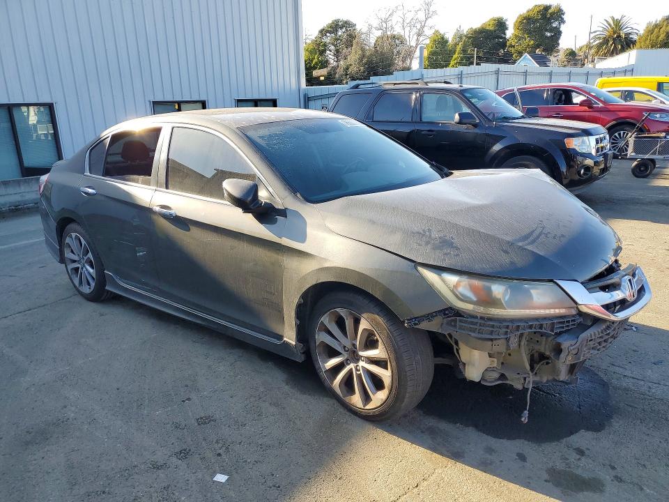 Photo 4 from auction – 2013 HONDA ACCORD with VIN 1HGCR2F57DA010074