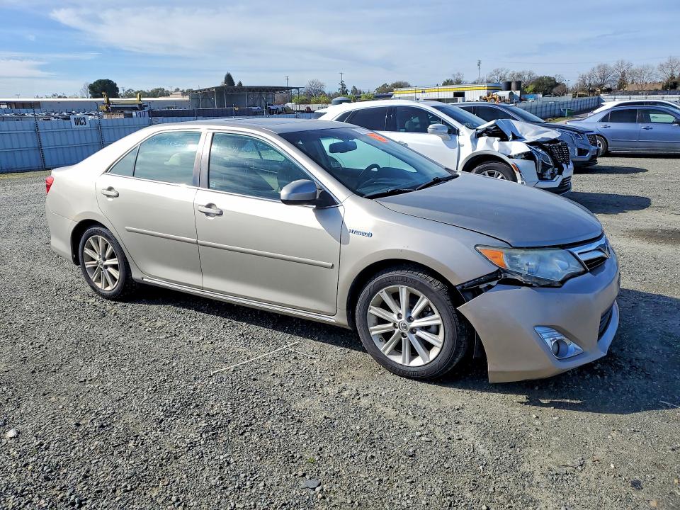 Photo 4 from auction – 2014 TOYOTA CAMRY with VIN 4T1BD1FK0EU129198