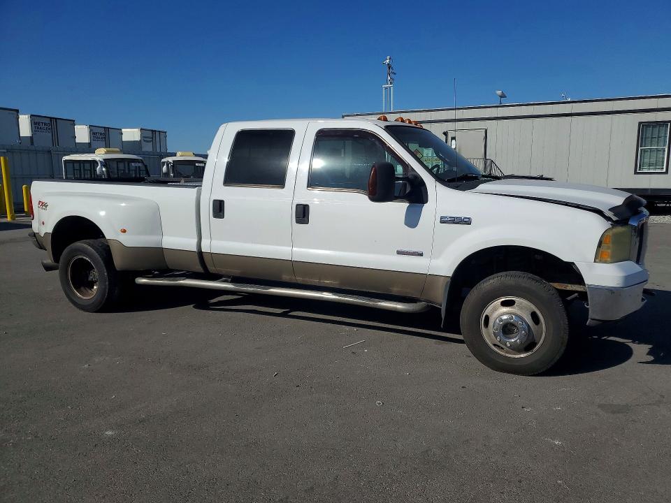 Photo 4 from auction – 2006 FORD F350 with VIN 1FTWW33PX6EA45915