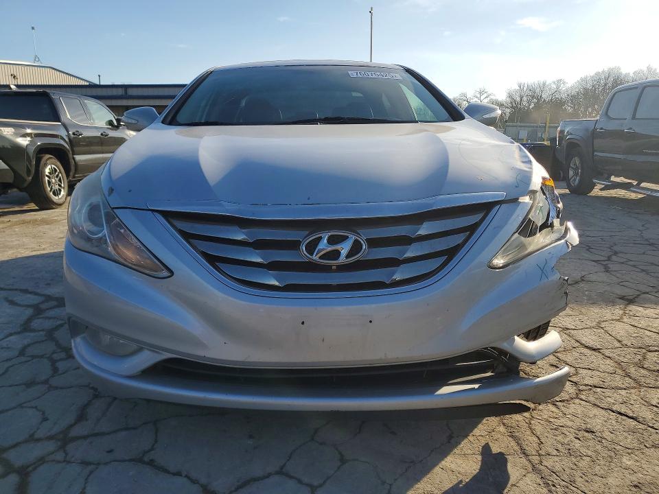 Photo 5 from auction – 2011 HYUNDAI SONATA with VIN 5NPEC4AC7BH008423