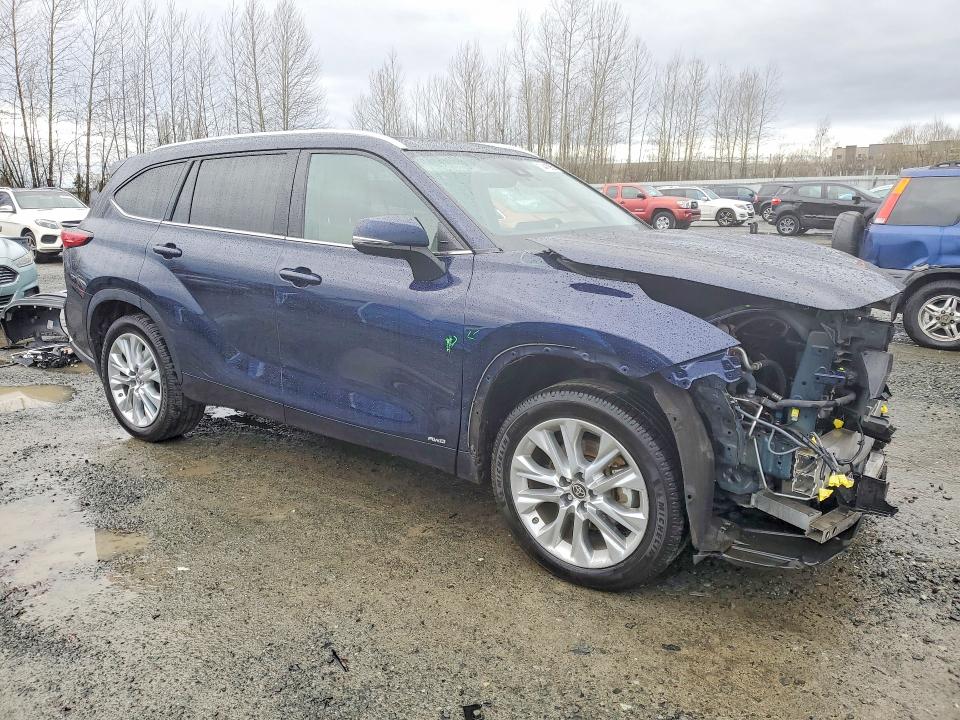 Photo 4 from auction – 2022 TOYOTA HIGHLANDER with VIN 5TDXBRCH4NS548019