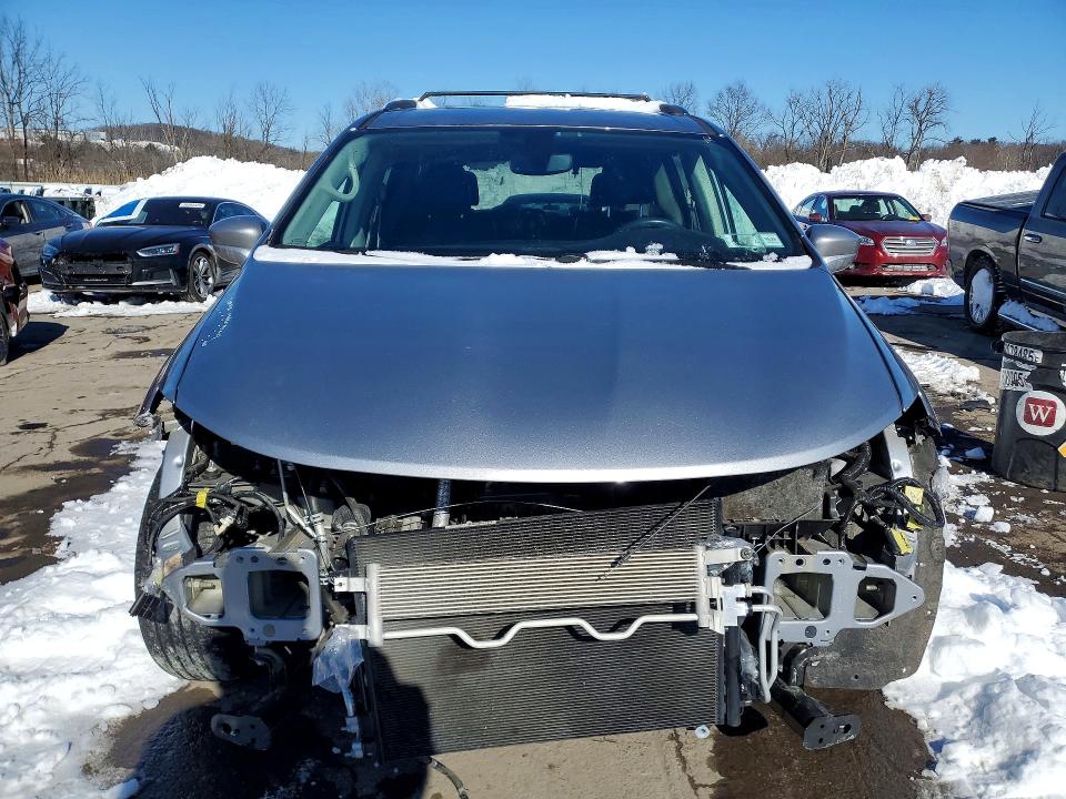Photo 5 from auction – 2020 CHRYSLER PACIFICA with VIN 2C4RC1BG0LR103122