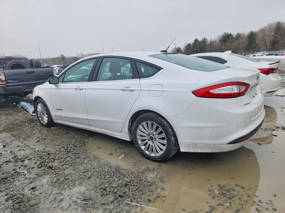 Photo 2 from auction – 2014 FORD FUSION with VIN 3FA6P0LUXER229917