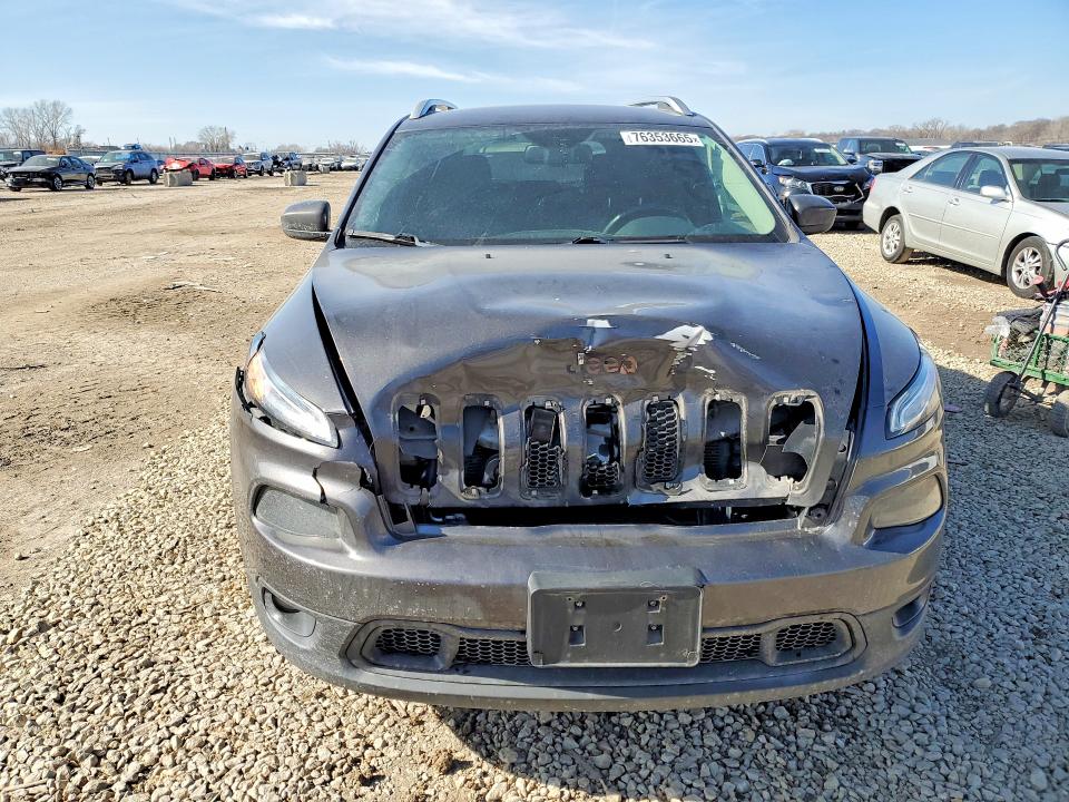 Photo 5 from auction – 2017 JEEP CHEROKEE with VIN 1C4PJMCS7HW500987