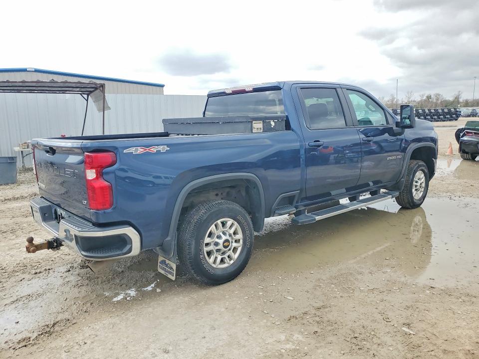 Photo 3 from auction – 2020 CHEVROLET SILVERADO with VIN 1GC4YNE77LF185551
